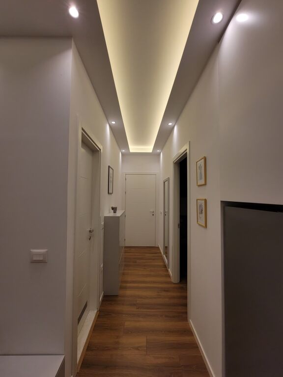 Super Appartamento 1+1 in affitto in Via Durresit (55.000 ALL)