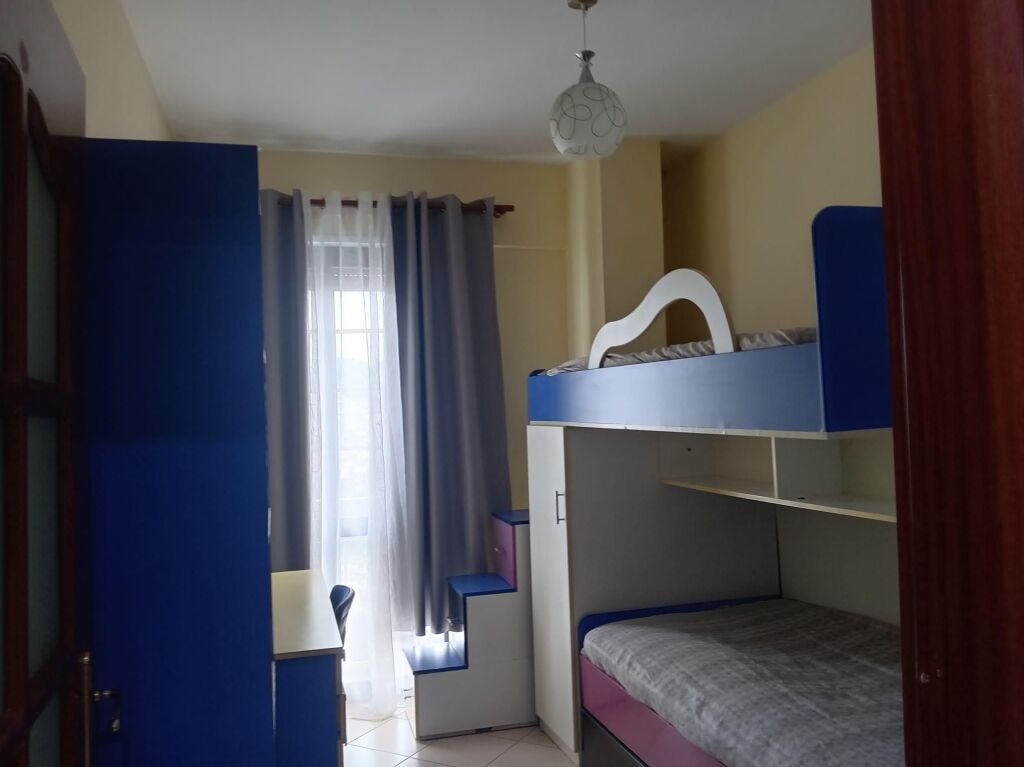 Affitto | Apartament 3 + 1 | Rruga e Kavajës | 800 €/mese