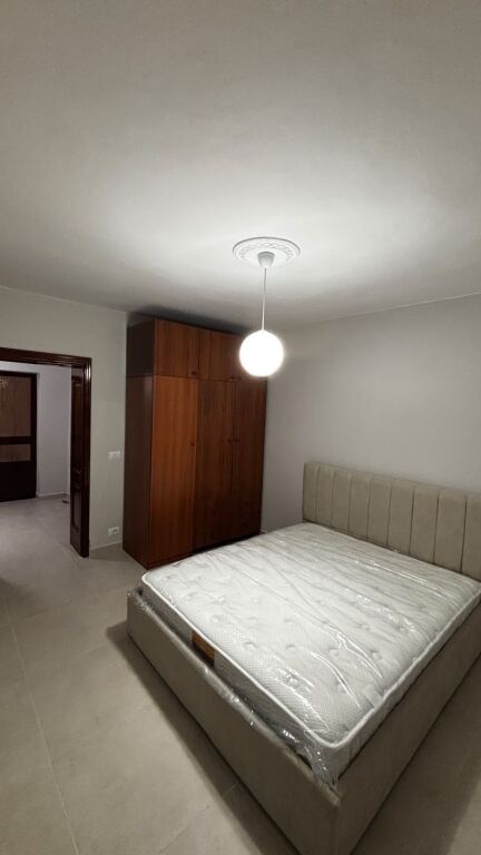 Qera, Apartament 2+1+ Garazh,Prane Stadiumit, Durrës
