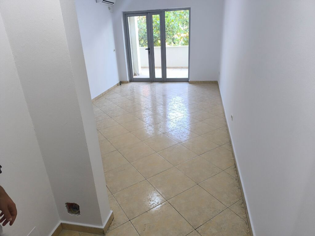 Apartament me qira