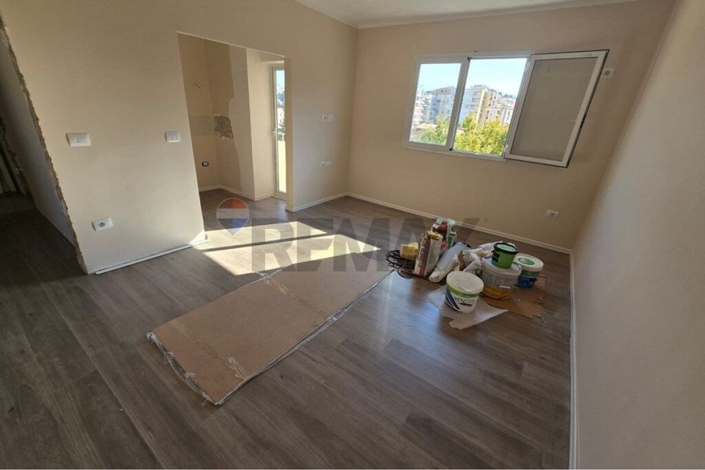 Appartamento 2+1 in Vendita, vicino alla Scuola Jani Minga, Vlore
