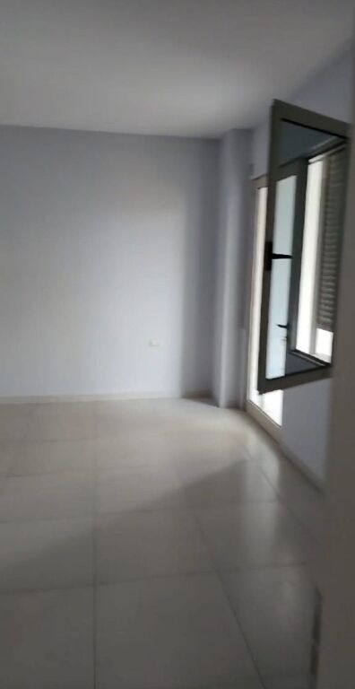 Affitto | Apartament 2 + 1 | 21 Dhjetori | 500 €/mese