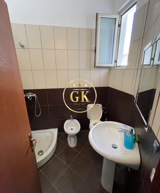 20892830 🏢 COMMERCIAL SPACE FOR RENT – ROADSIDE LOCATION 📍 Durrës City Center, near Blue Star