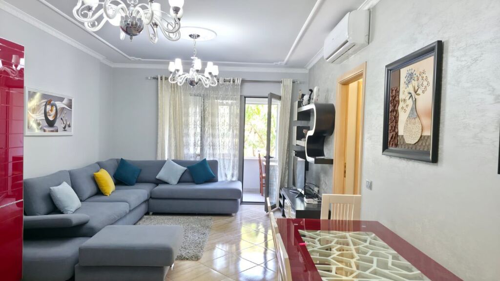 APARTAMENT 2+1 NE SHITJE KOMISARIATI 4