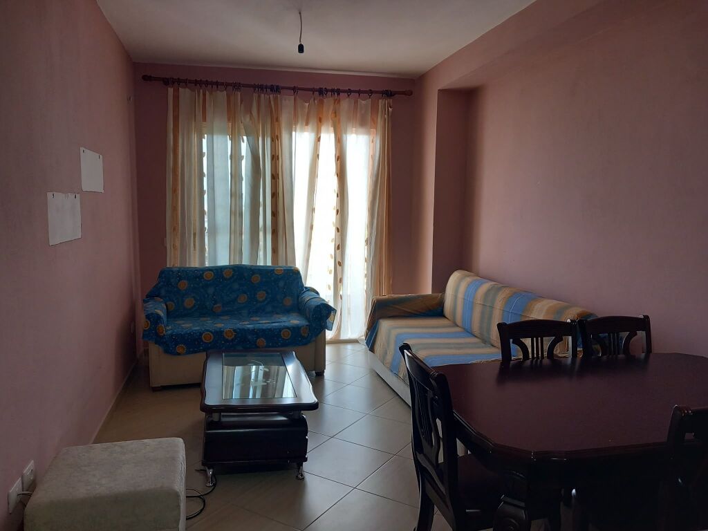 Yzberisht, appartamento 1+1 in affitto! 35.000 Leke