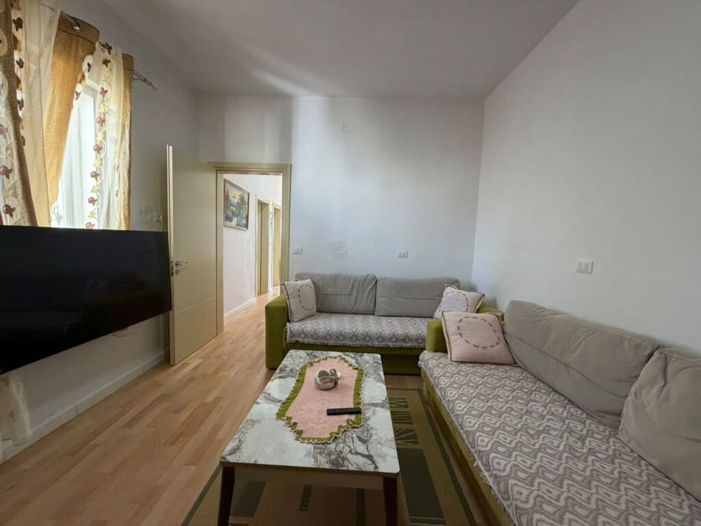 Apartment 2+1+Private Parking Space for Long Term Rent - Reald School, Vlore
