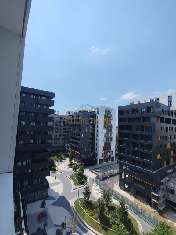 Disponiamo di un appartamento 2+1+2 in vendita nel Complesso Square 21 in Via Kavaja