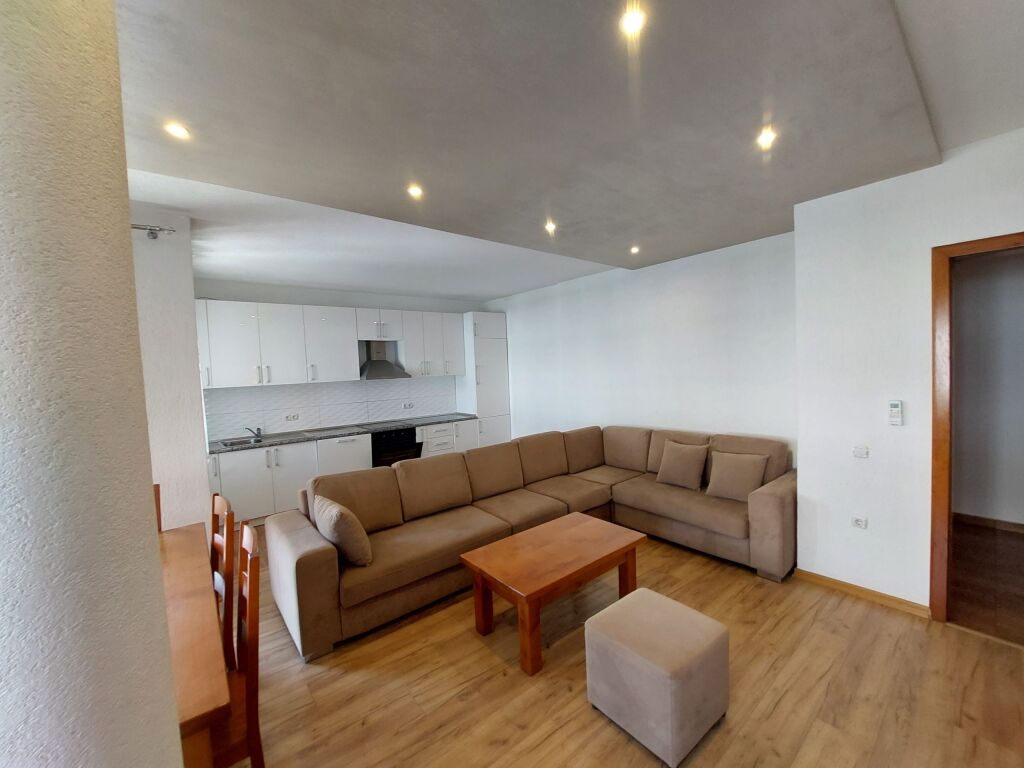 Affitto | Apartament 2 + 1 | Rruga 5 Maji | 600 €/mese