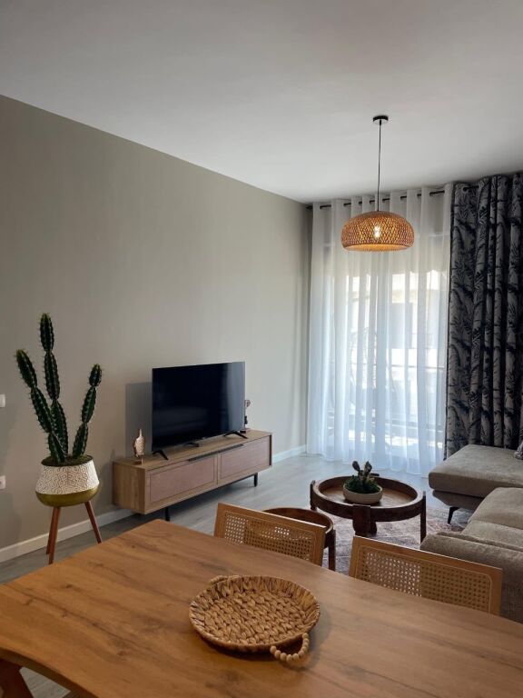 Apartament 1+1 me pamje Deti me Qera Afatgjate - Market "Dea", Radhime, Vlore