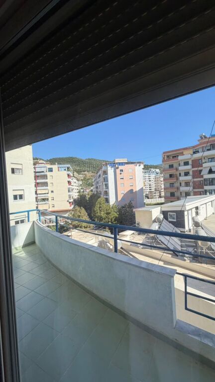Apartament me Pamje nga Deti për Qira në Lungomare Vlorë