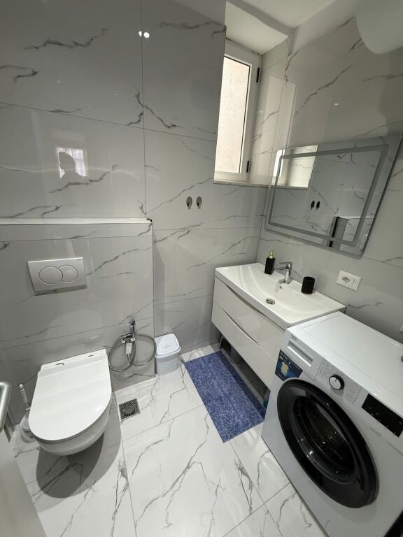 Super Apartament 2+1 me qera tek 21 Dhjetori (750 Euro)