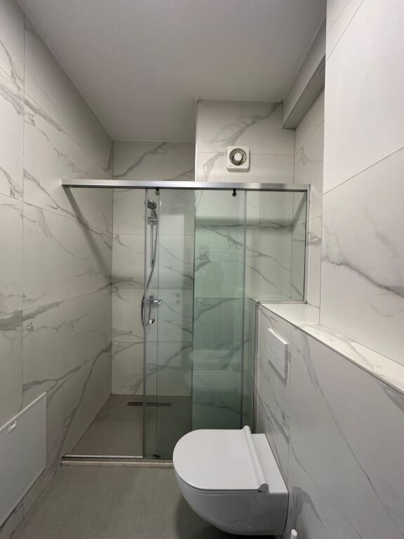 🌿 SHITET APARTAMENT 3+1+2 ME VERANDË – REZIDENCA ERLI