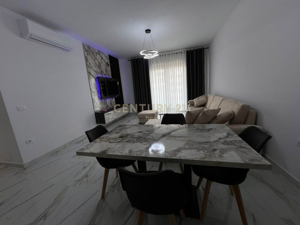 APARTAMENT 2+1+POST PAKIMI ME QIRA – TRIO TOWER, DON BOSKO 800 € /Muaj Sip. Totale  125m2