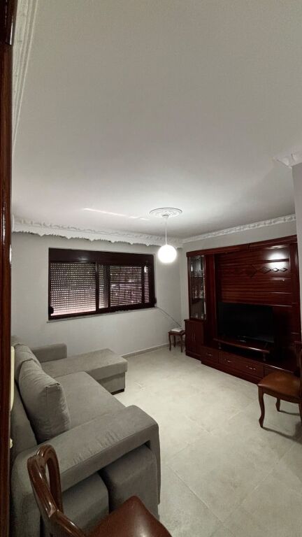 Qera, Apartament 2+1+ Garazh,Prane Stadiumit, Durrës