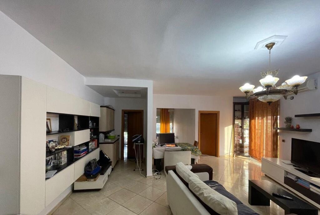 Appartamento In Affitto 2+1 Presso Komuna e Parisit (ID B2202121) Tirana