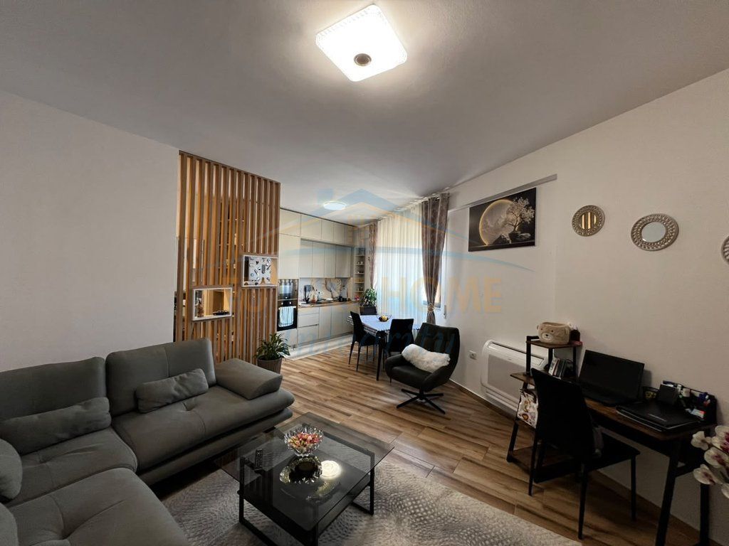 In vendita, appartamento 1+1, Oasis Residence, Tirana.
