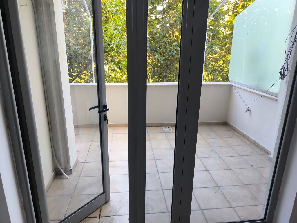 Apartament me qira
