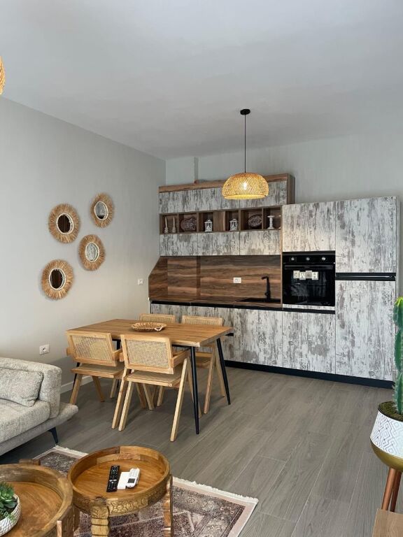 Apartament 1+1 me pamje Deti me Qera Afatgjate - Market "Dea", Radhime, Vlore