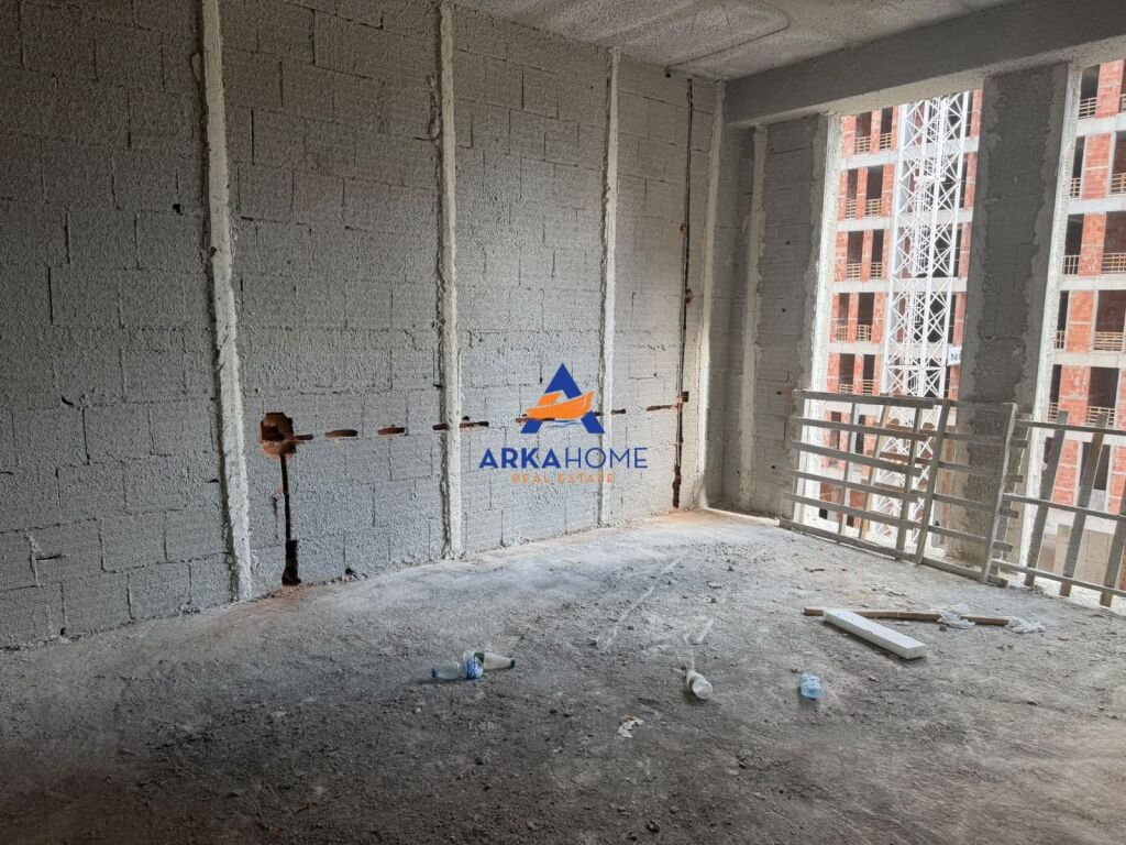 SHITET APARTAMENT 1+1 "RRUGA JAVER MALO,RIVER SIDE" 16055 EURO