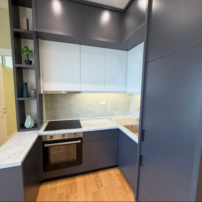 Apartament 2+1 per shitje, Myslym Shyri, buze rruge !