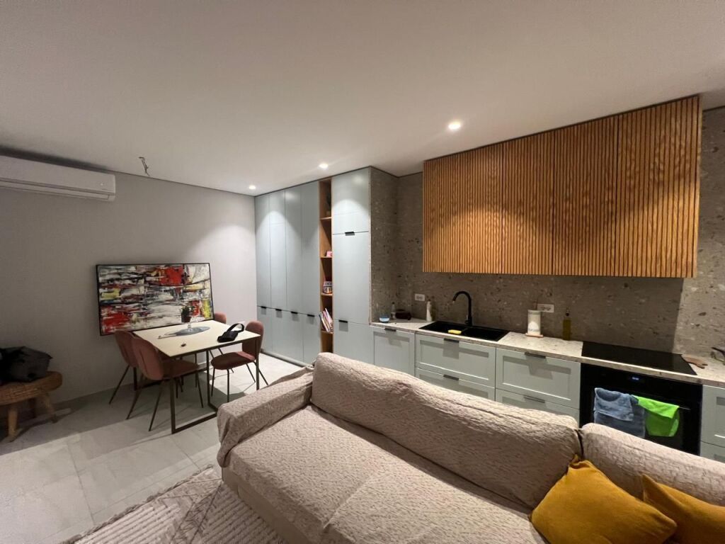 Apartament Per Shitje 1+1 Tek Gjiri i Lalezit (ID B110624) Tirane