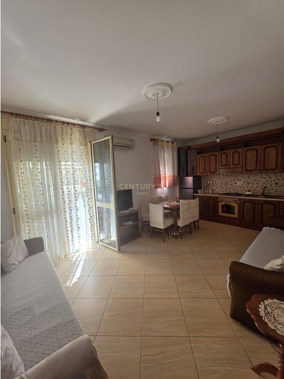 Jepet apartament 1+1 me qira ne Lungomare , Vlore  ! 44.000 leke !