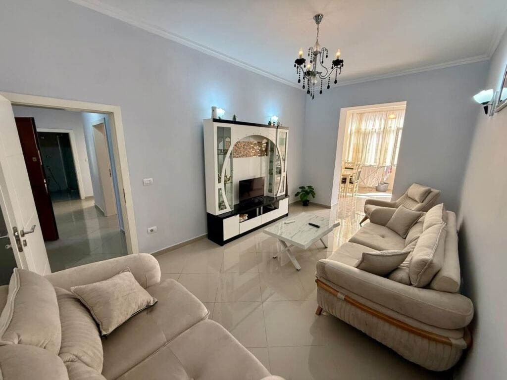 📣 RENT Apartment 2+1 📍 Ish Blloku ✨  🏢 Existing Building 🪜 3rd Floor (No Elevator) 🛋️ Furnished  💶 Price 800 Euro