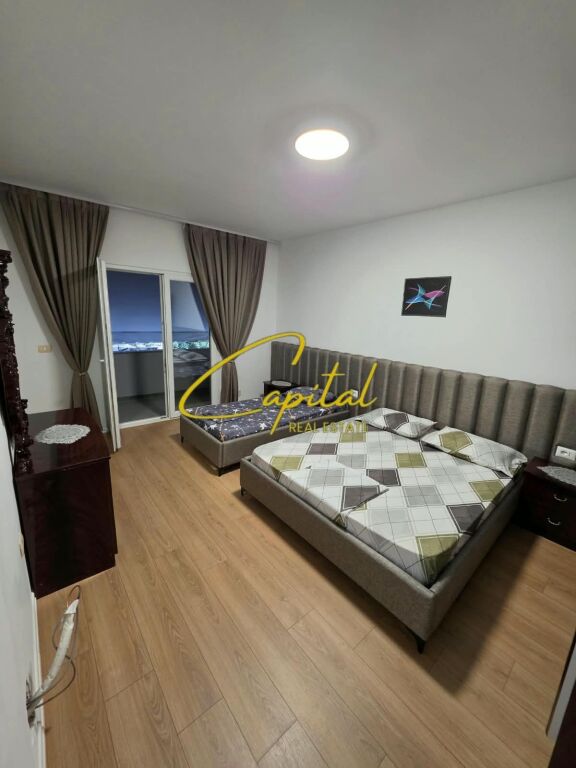 APARTAMENT ME QIRA 2+1 RRUGA KONGRESI I MANASTIRIT 70.000 LEKE