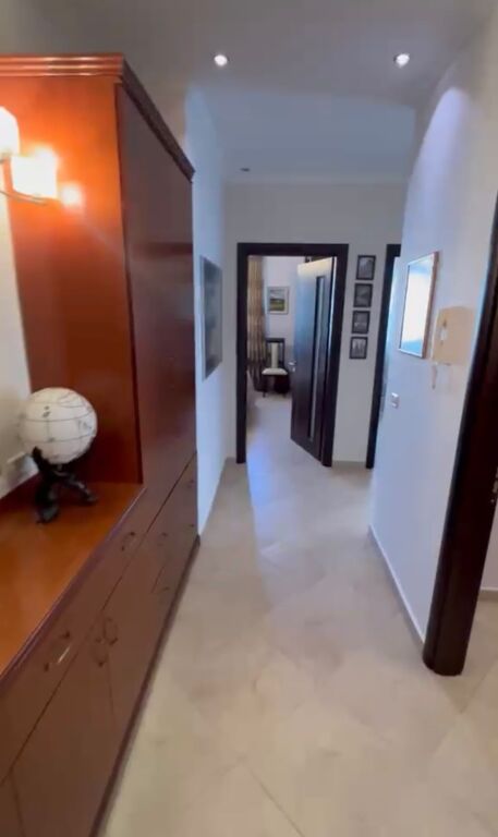 Komuna e Parisit Apartament 2+1 me qira