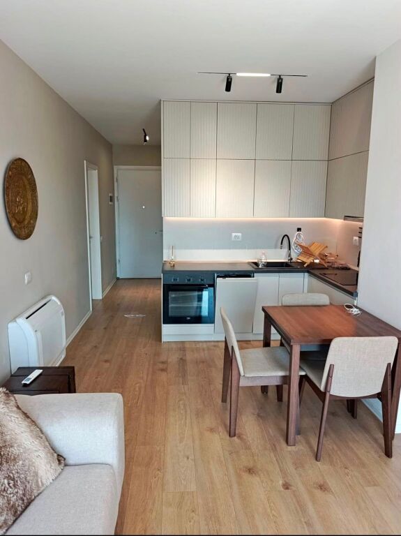 Qera | Apartament 1 + 1 | Rruga Siri Kodra | 700 €/muaj