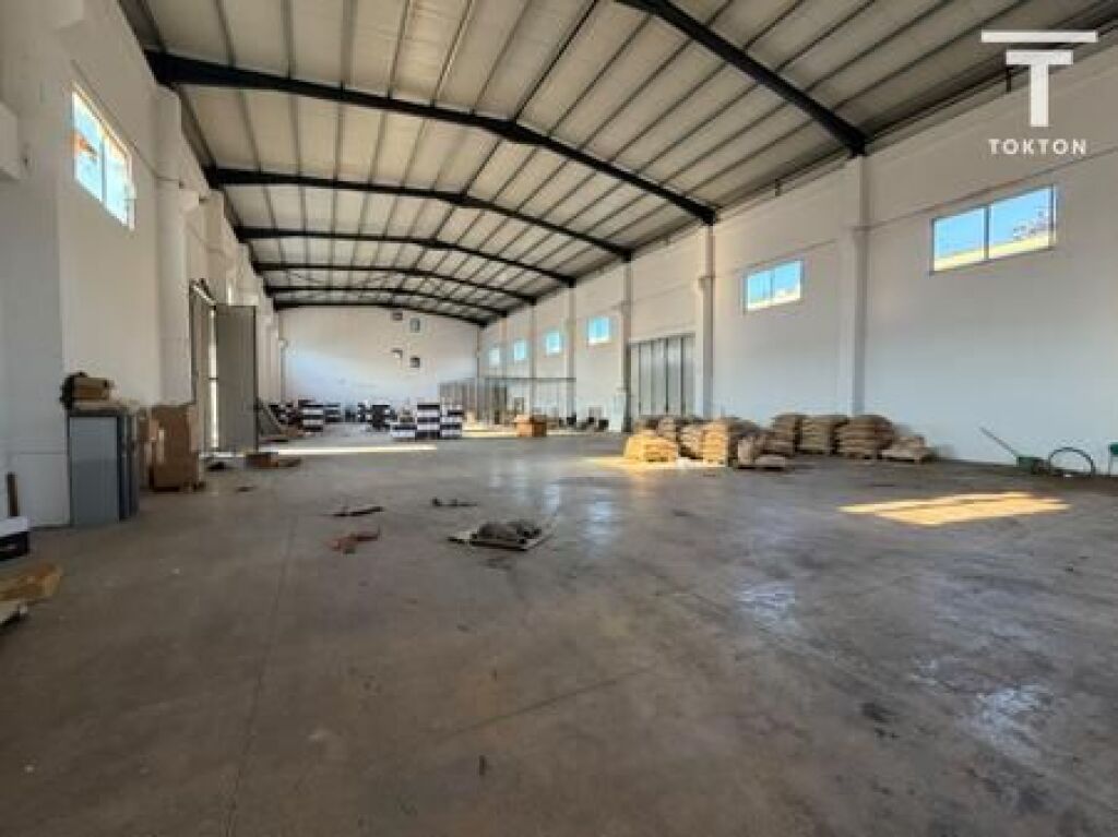 RENT, BUSINESS BUILDING, VORË, TIRANA