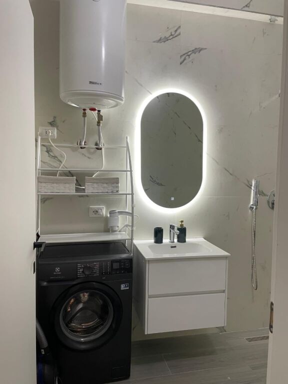 Apartament 1+1 me pamje Deti me Qera Afatgjate - Market "Dea", Radhime, Vlore