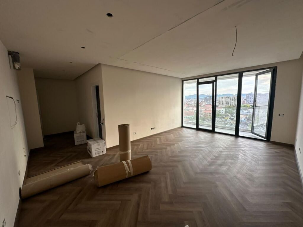 Apartment 2+1+2 for sale at Porcelan Residence, Kinostudio, Xhamlliku, Oxhaku.