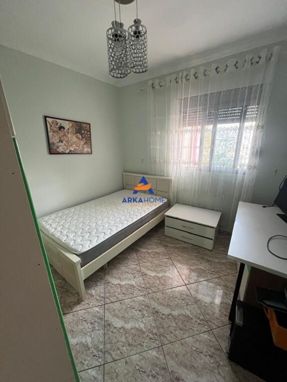JEPET SHTEPI ME QERA 2+1+BALLKON "ALLIAS" 50.000 LEKE