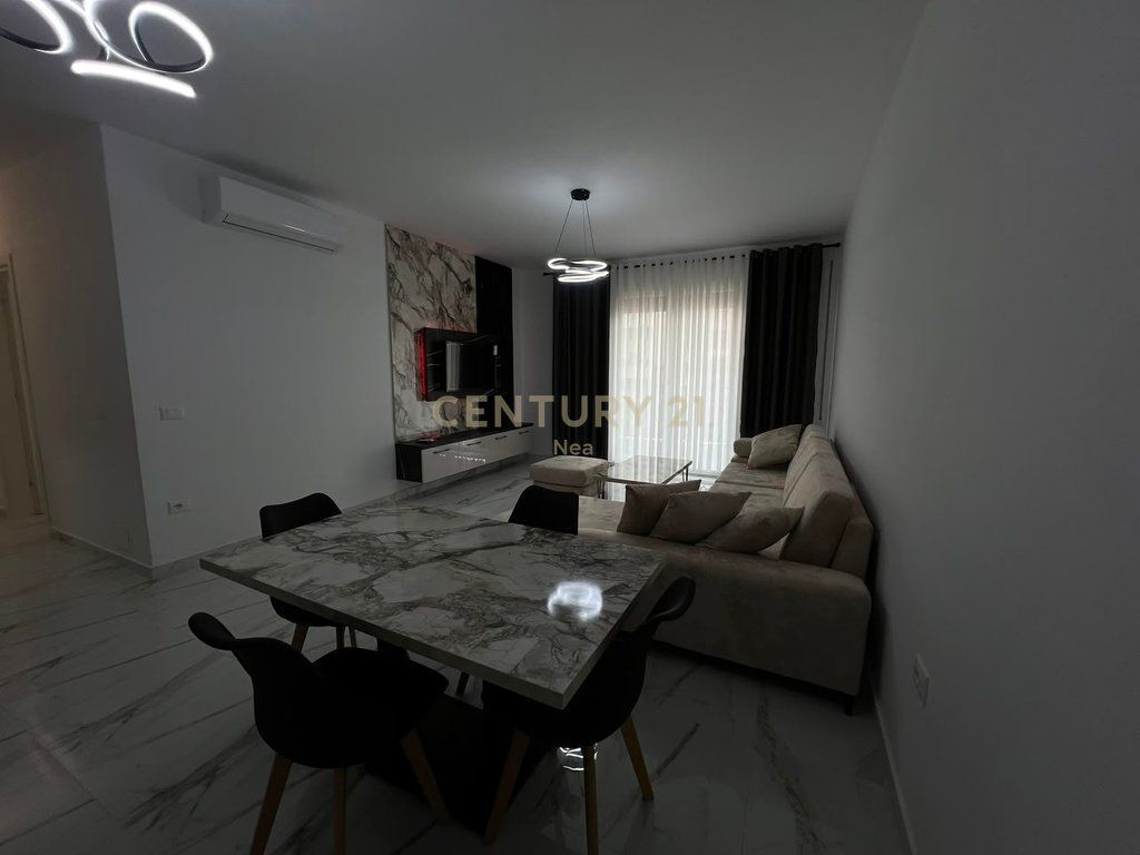 APARTAMENT 2+1+POST PAKIMI ME QIRA – TRIO TOWER, DON BOSKO 800 € /Muaj Sip. Totale  125m2