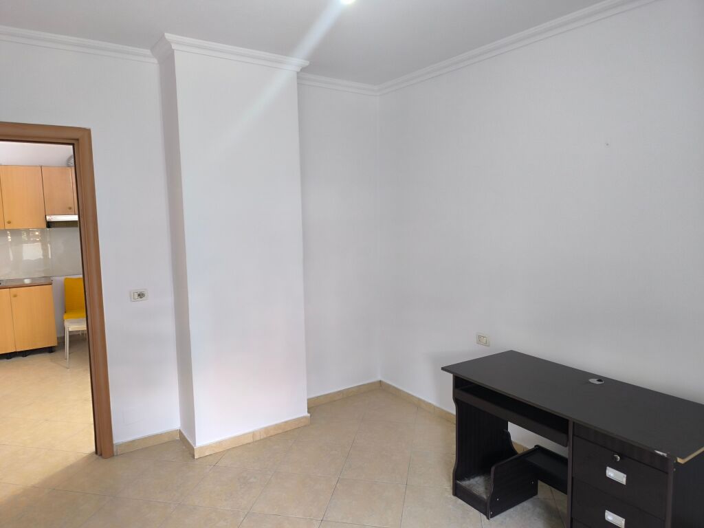 Apartament me qira
