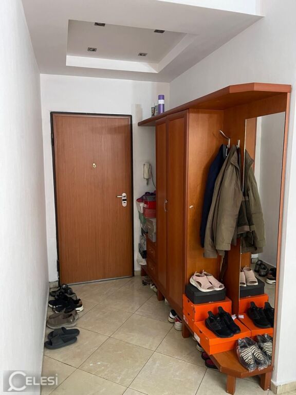 2+1 apartment for rent at the Paris Commune (60,000 Leke)