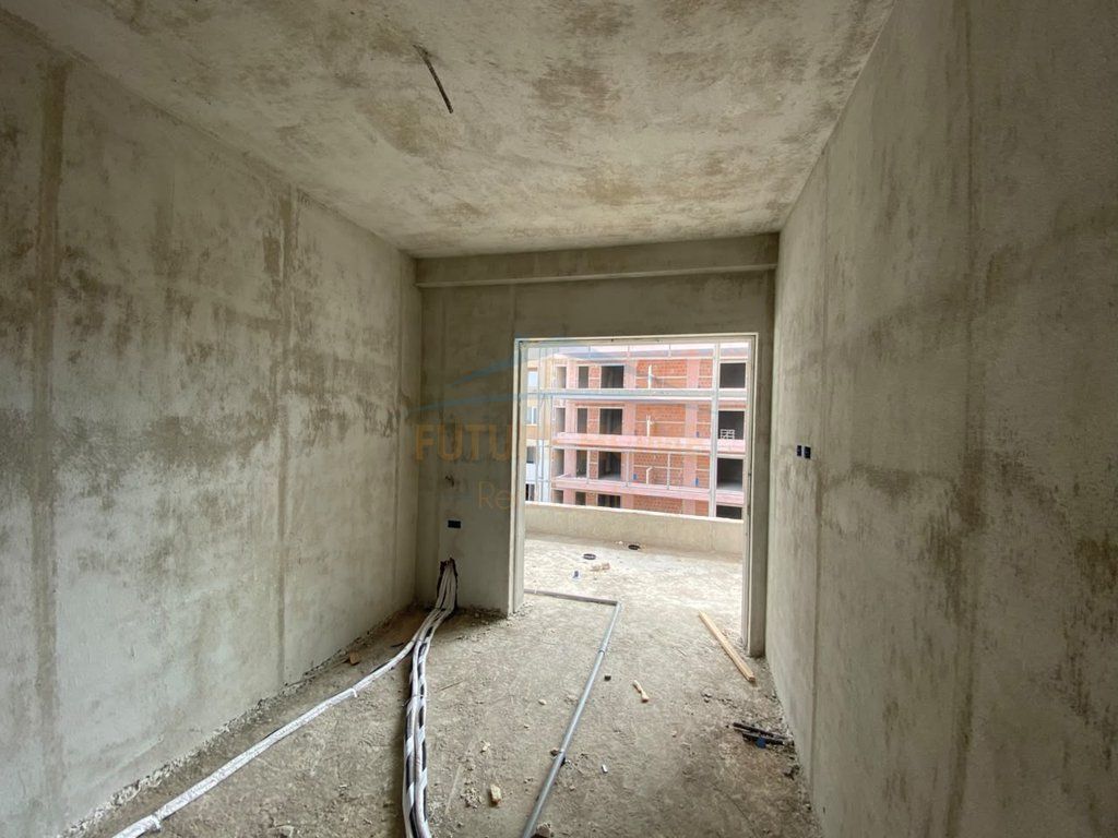 Shitet,Apartament 2+1, ish Fusha e Aviacionit