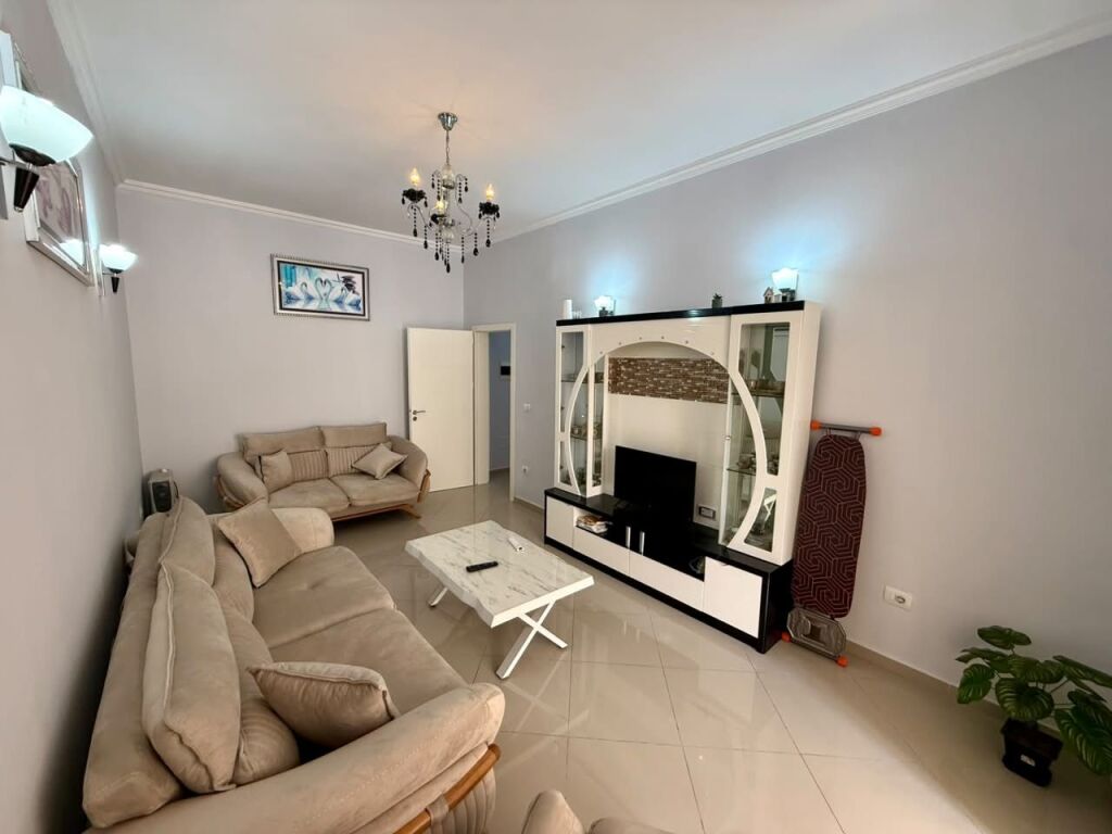 📣 RENT Apartment 2+1 📍 Ish Blloku ✨  🏢 Existing Building 🪜 3rd Floor (No Elevator) 🛋️ Furnished  💶 Price 800 Euro