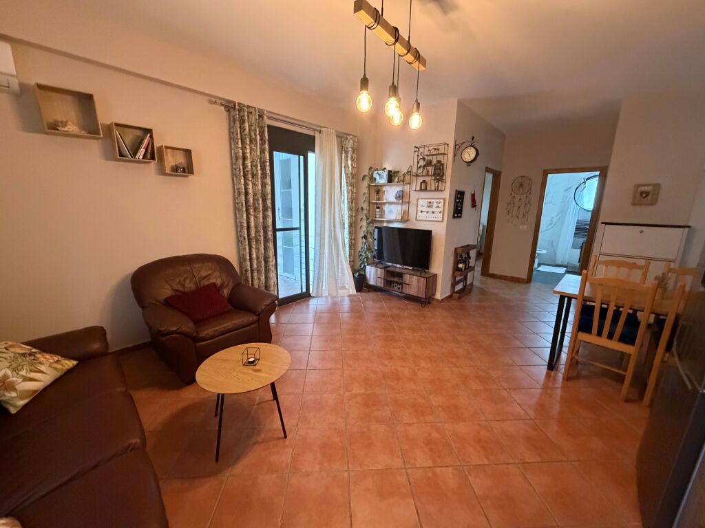Shitet Apartment 2+1 ne Plazh Hekurudha