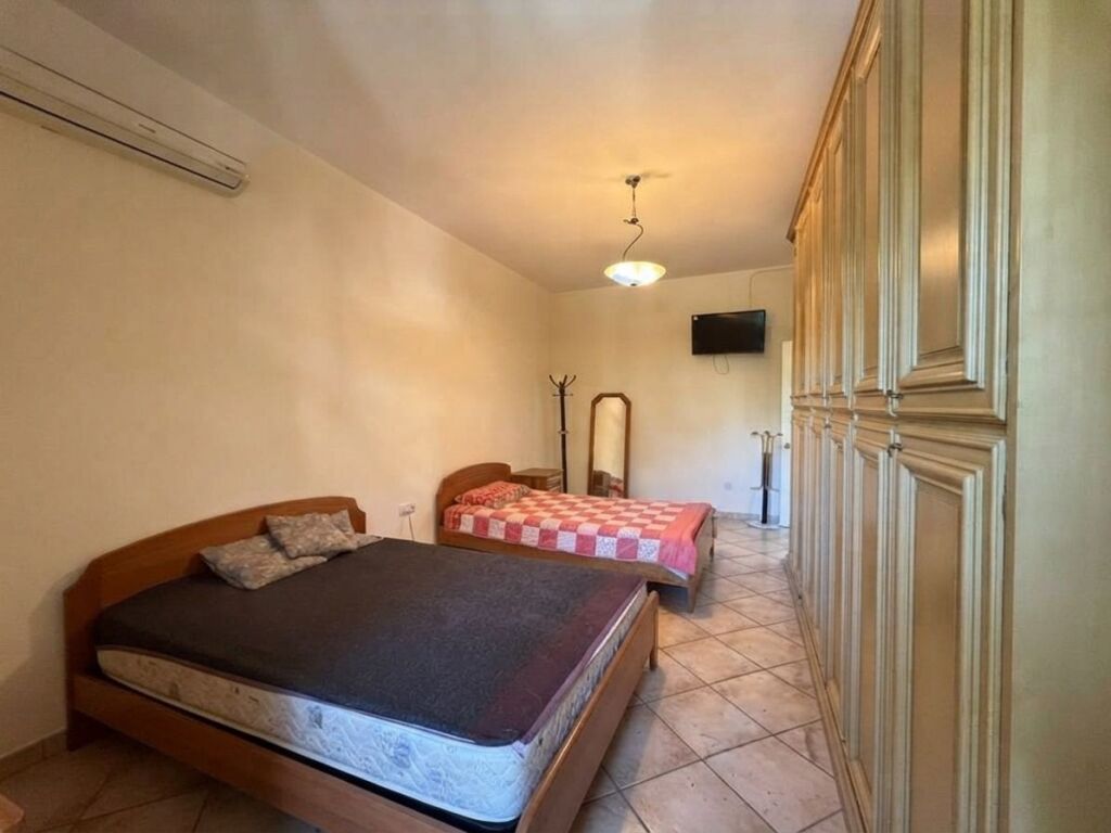 Shitet, Apartament 1+1, Rruga Bardhyl, Tiranë.