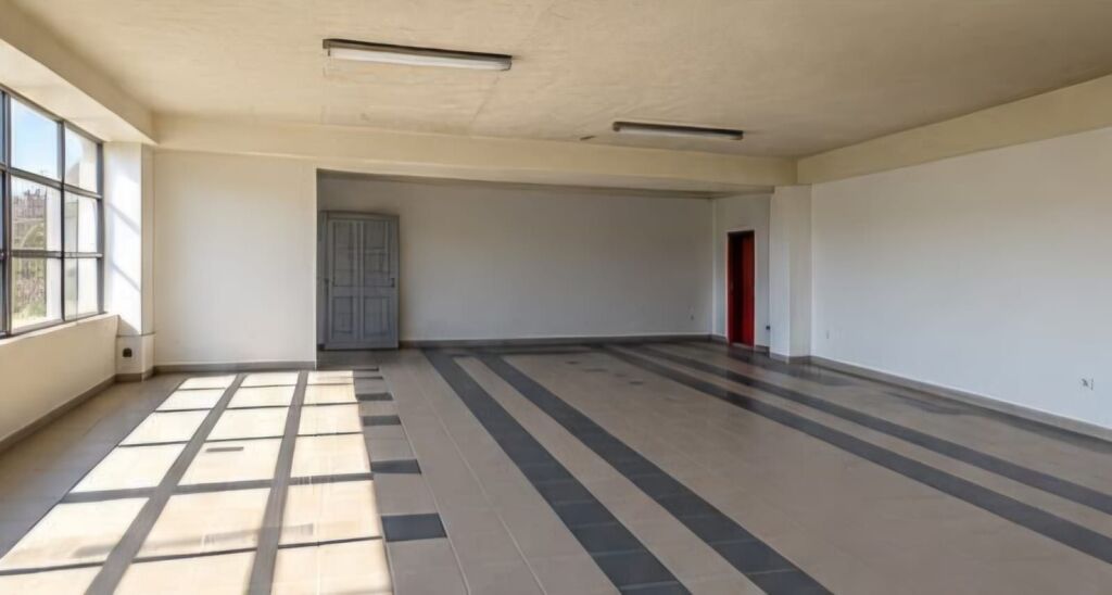 Edificio commerciale in affitto a Prush! 300.000 Leke!