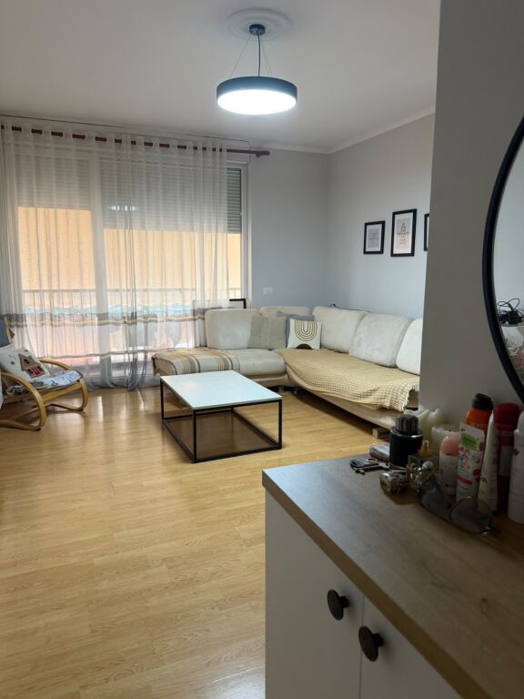 Appartamento 2+1+2 in affitto a 21 Dhjetori, Via Kavaja! 1200 Euro!