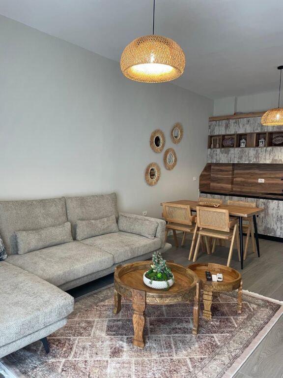 Apartament 1+1 me pamje Deti me Qera Afatgjate - Market "Dea", Radhime, Vlore