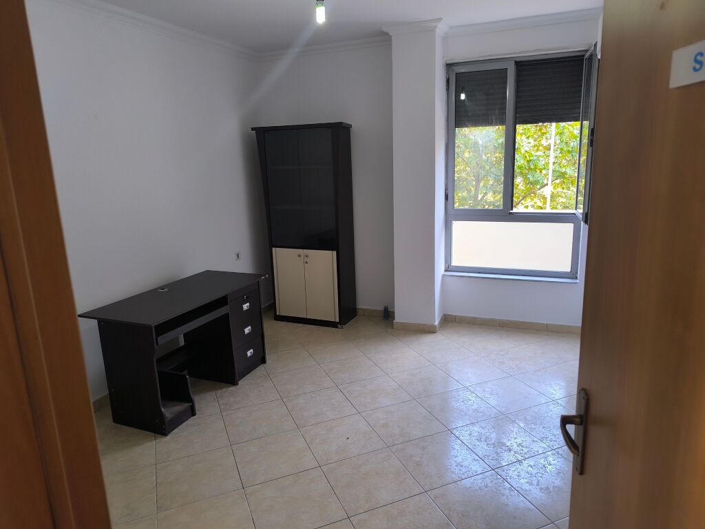 Apartament me qira