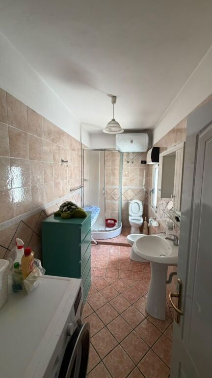 AFFITTASI APPARTAMENTO 2+1 VICINO ALLA SCUOLA QEMAL MICI, DURAZZO