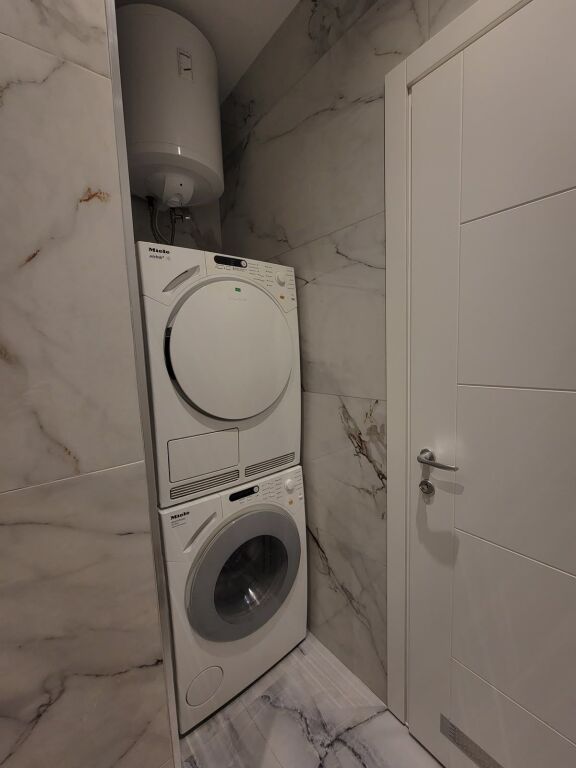 Super Appartamento 1+1 in affitto in Via Durresit (55.000 ALL)