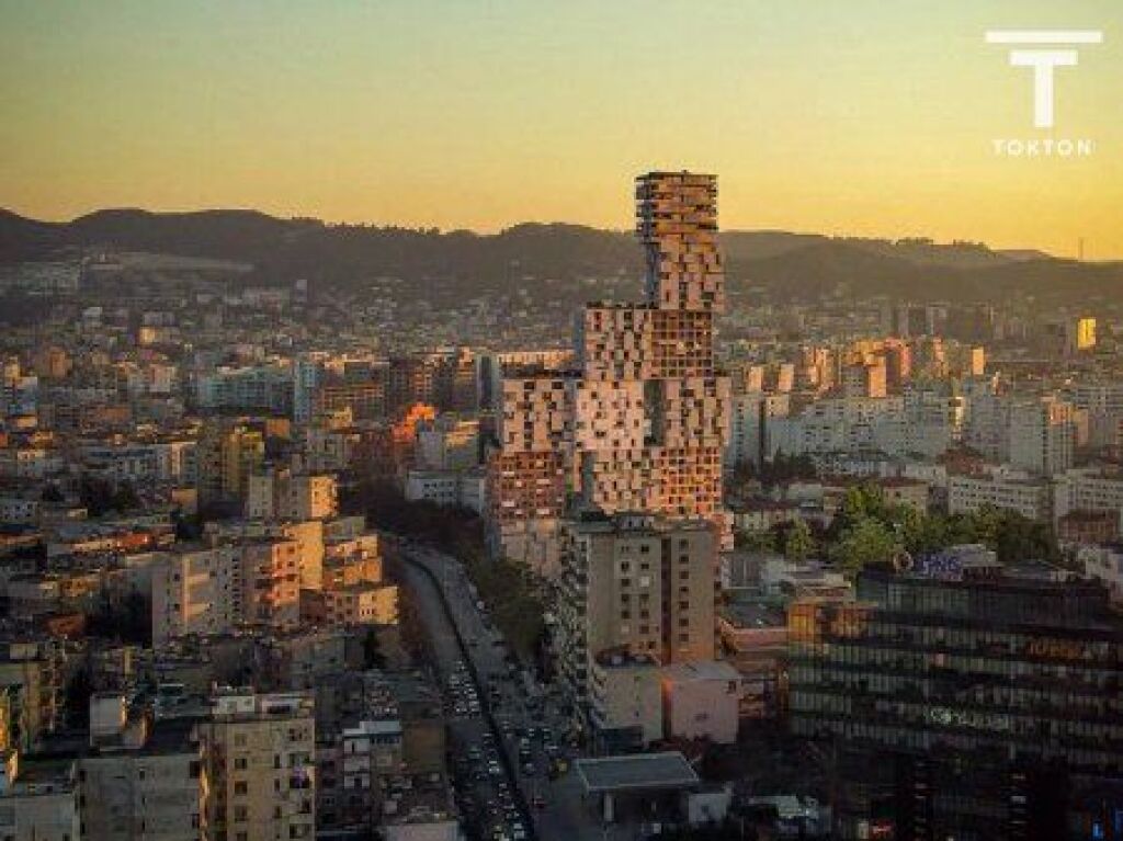 SHITET APARTAMENT 1+1,HORA VERTIKALE, RRUGA "MUHAMET GJOLLESHA", TIRANË