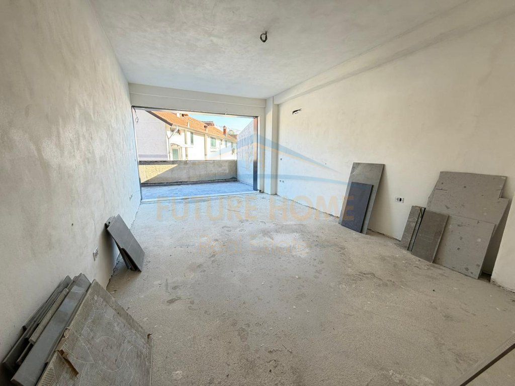 In vendita, Appartamento 1+1, &amp; Monolocale, presso il Complesso Grand, Tirana.