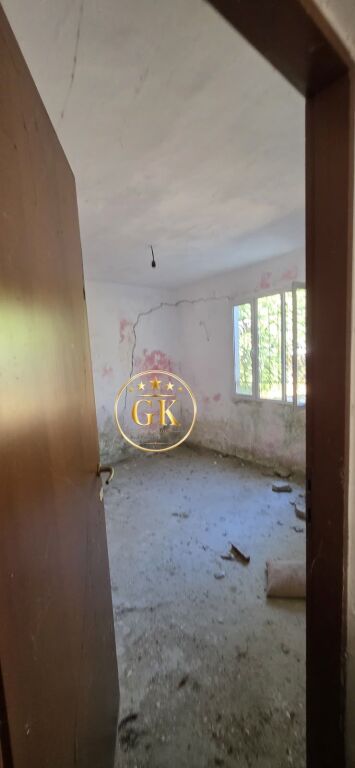20926134 ''EKSLUZIVE E GOLD KEY'' Shitet Shtepi e vjeter 3+1,Kantina Veres, Shkozet